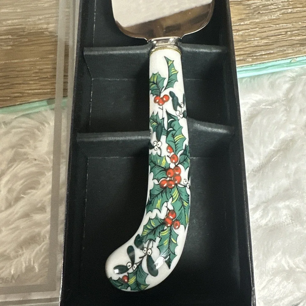 Sheffield England Cake Slicer Server Holly Design Christmas Holidays Wedding